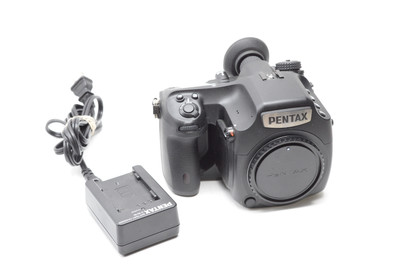 Pre-Owned - Pentax 645Z Medium Format Digital SLR Camera Body, 51 Megapixel, 3 FPS, Full HD Movies, 3.2" LCD monitor