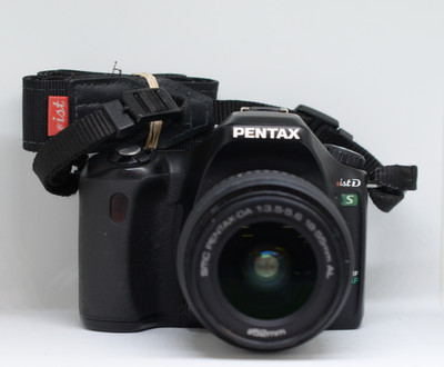 Pre-owned *Ist DS Body w/ 18-55mm Pentax AL lens