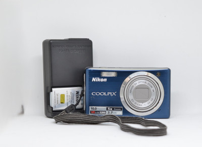 AS IS Nikon Coolpix S560