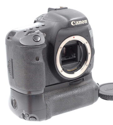 Pre-Owned - Canon EOS 7D Body w/ Canon BG-E7 Battery Grip