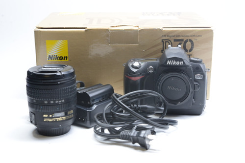 Pre-Owned - Nikon D70  w/ 18-70mm DX AF-S Lens