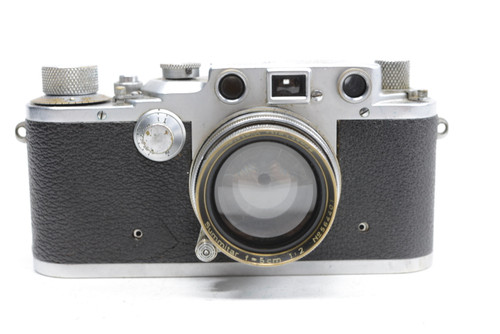 Pre-Owned - Leica - IIIc RED CURTAIN (1940) (SN#:362442,564401) w/ 50mm F/2.0 lens (Total Made: 69,000)Lens (SN:564401) Summitar 50mm f/2, (1941), 6000 total made.