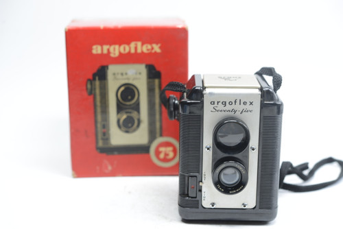 Pre-Owned Argoflex Seventy-Five 75 w/ LUMAR 75MM lens twin lens 620 film camera