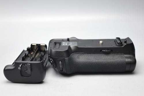 Pre-Owned - Vello BG-N19-2 Battery Grip For Nikon D850