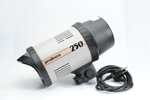 Pre-Owned - Prolinca 250w/s strobe light