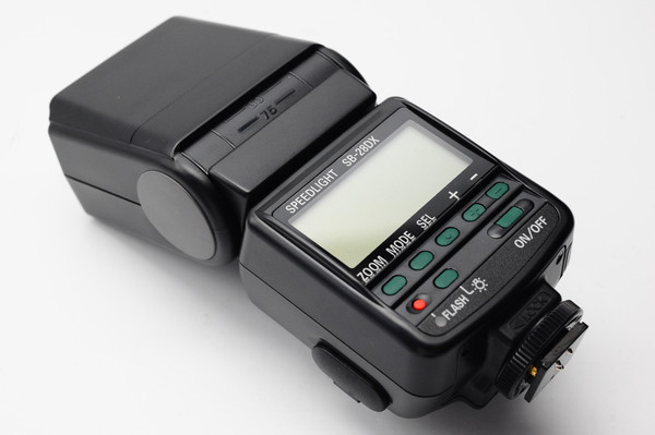 Pre-Owned - Nikon SB-28DX Speedlight Flash