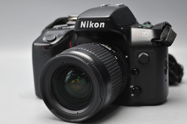 Pre-Owned - Nikon N70 W/28-80 f/3.5-5.6D AF Nikkor lens film camera