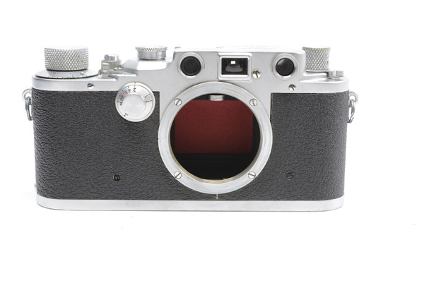 Pre-Owned - Leica - IIIc RED CURTAIN (1940) (SN#:366066) (Total made: 69,000) w/ 50mm F/2.0 Summitar lens(1940) (Total Made: 5,000 ) (SN#:552129)