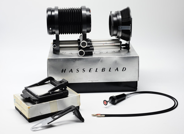 Pre-Owned - Hasselblad - Bellows Extension w/ Double Cable Release, Front Shade and Transparency Copy Holder