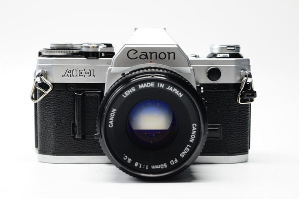 Pre-Owned - Canon AE-1 SILVER w 50mm S C 1 8 MF lens