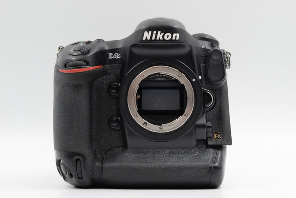 Pre-Owned - AS-IS NO WARRANTY. Nikon D4s Camera Body with Heavy Wear shutter count 705382