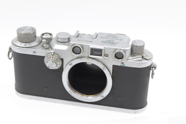 Leica - AS-IS Leica IIIC BODY(1946-47) NO SHUTTER, Ranngefinder is not working. for parts