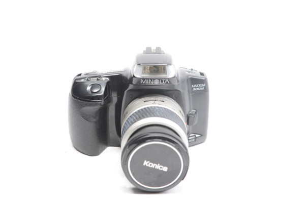 Pre-Owned - Minolta Maxxum 300si w/ 28-85mm F/3.5-4.5 Macro Lens