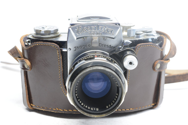 Pre-Owned - Exakta VXiiA w/ Schneider-Kreuznach Xenon 50mm F/1.9