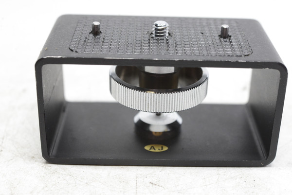 Pre-Owned - Mamiya Riser Extender Plate for Tripod