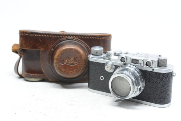 Leica - Pre-Owned - AS-IS Leica IIIa (1938) w/Erntz Leitz Wetzlar Summar 5cm (50mm) f/2 (1938) & Leather Case, SN#:274670, 468250