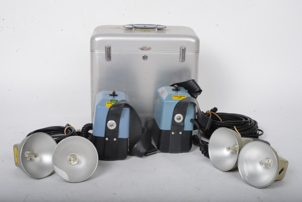 Pre-Owned - * National Geographic Society* Stroboflash IV w/Battery packs & Case