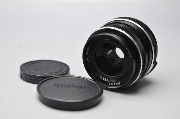 Pre-Owned - Carl Zeiss 28mm F/2.8 distagon QBM Mount for Rolleiflex SL35