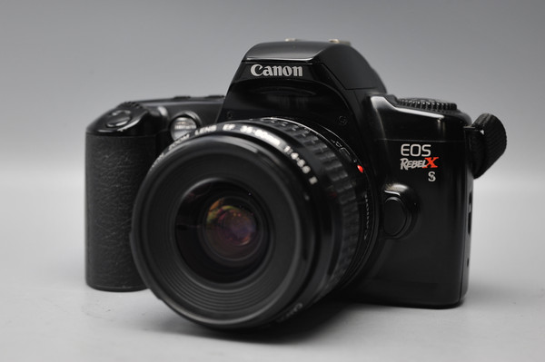 Pre-Owned - Canon Rebel XS w/ EF 35-80mm II