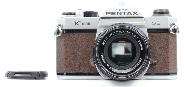 Pre-Owned - Pentax K1000 SE w/ 50mm f/1.7 lens Brown leather