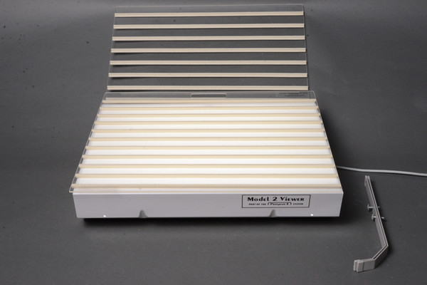 Pre-Owned - Light box GTI MODEL 2 Viewer (23" X 18" Viewing area}
