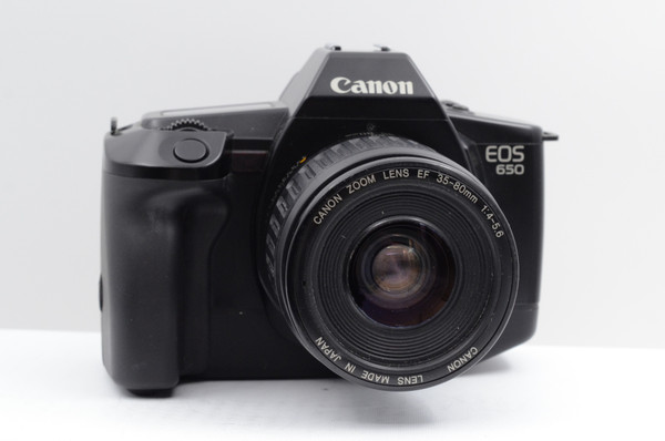 Pre-Owned - Canon Eos 650 w. EF 35-80mm f/4-5.6 III Zoom lens