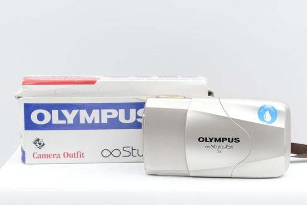 Pre-Owned - Olympus Stylus Epic DIX 35mm f/2.8 (Silver), Manual, battery and soft case included