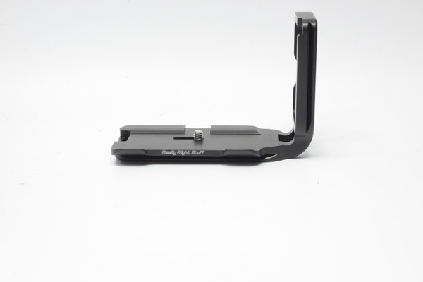 Pre-Owned -Really Right Stuff BD300-L B L-Bracket for Nikon D300
