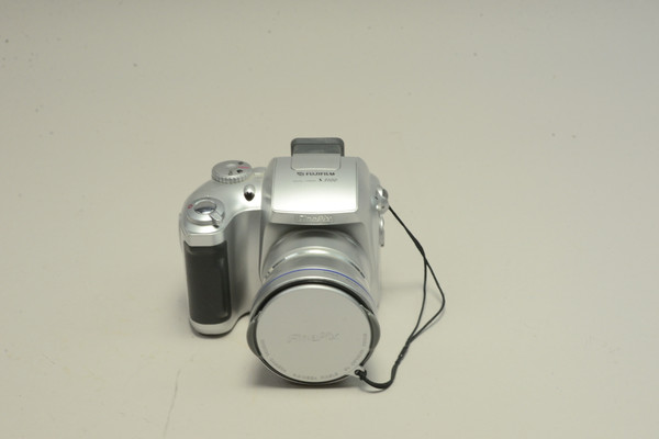 Pre-Owned - Fujifilm Finepix S3100 4MP Digital Camera with 6x Optical Zoom