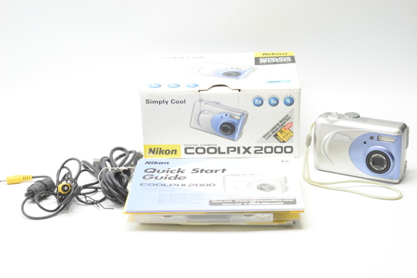 Pre-Owned - Nikon Coolpix 2000