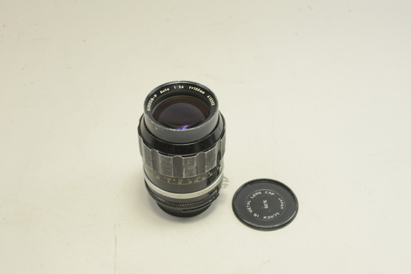 Nikon Nikkor-P 105mm F/2.5 NON-AI Black