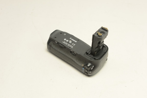 Pre-Owned - Canon BG-E9 Battery Grip for the Canon EOS 60D