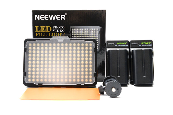 Pre-Owned - Neewer on camera dimmable 176/216 LED light kit physical physical physical