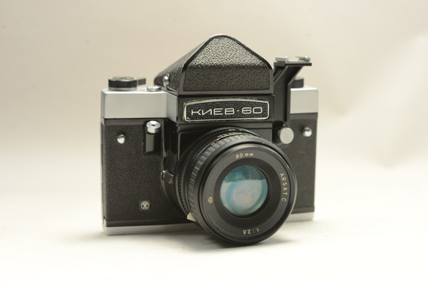 Kiev-60 Camera body w/ Arsat C 80mm Lens