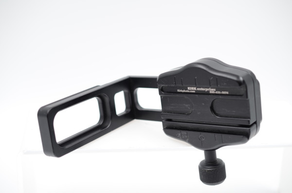 Pre-Owned - Universal Quick Release Tall L-Bracket, NIKON Z6, Z7 W/MB-10N, Sony A7RIII/A7III W/GRIP, FUJI GFX-100 physical physical physical