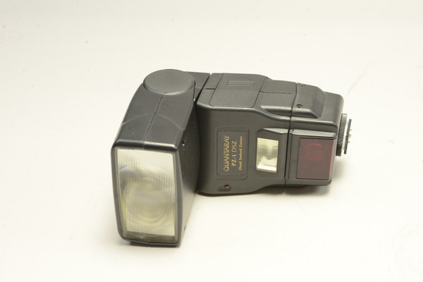 Pre-Owned Quantaray PZ-1 DSZ Dual Swivel flash physical physical physical