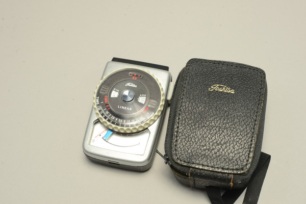Pre-Owned Toshiba Linear Light Meter Light Meter w/ Case