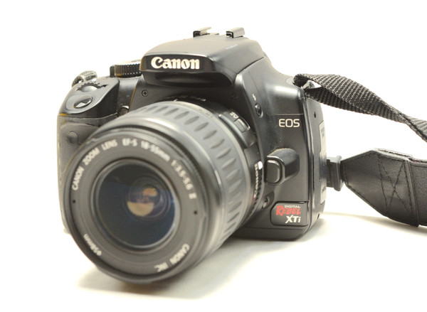 Pre-Owned - Canon EOS Rebel Xti & EF-S 18-55mm II Lens