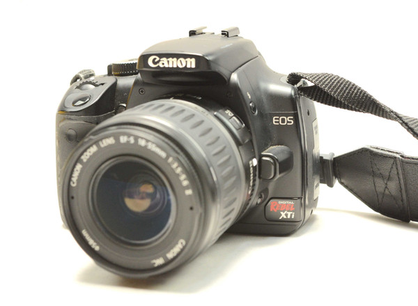 Pre-Owned - Canon EOS Rebel Xti & EF-S 18-55mm II Lens