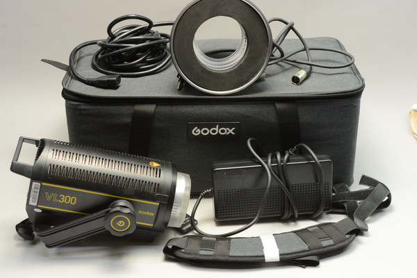 Pre-Owned Godox VL300 Lighting Kit