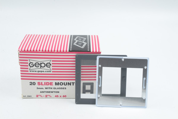 Pre-Owned - Gepe 20 Slide Mounts 3mm with glass 2"3/4 x 2"3/4 - 45 x 60
