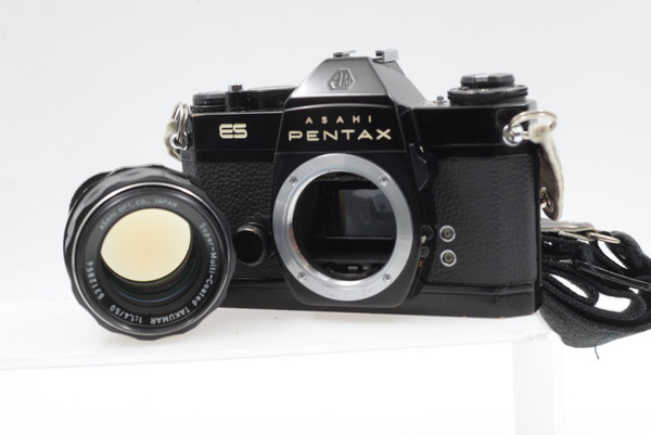 Pre-Owned - Asahi Pentax ES Film Camera with F/1.4 50mm Super-Multi-Coated Takumar Lens