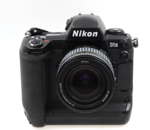 Pre-Owned - Nikon D1x 6MP SLR Camera with Nikon 28-200 ED 3.5-5.6G w/ extrra battery