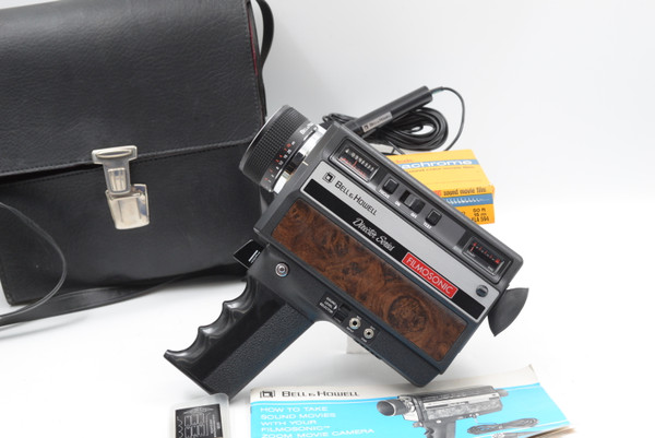 Pre-Owned - BELL & HOWELL DIRECTOR SERIES FILMOSONIC # 1224 VINTAGE VIDEO CAMERA