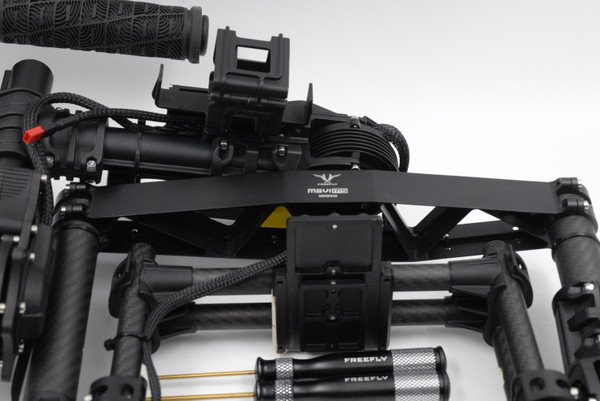 Pre-Owned - Freefly MOVI M5 Digital 3-Axis Gyro-Stabilized Handheld Camera Stabilizer with batteries