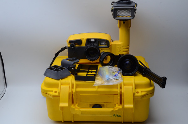 Pre - Owned Sea & Sea MX-10 Motor Marine 35 Film Camera Kit Underwater Scuba Extras