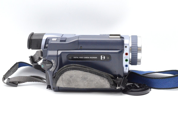 Pre-Owned Sony Digital Handycam DCR-TRV340 NTSC