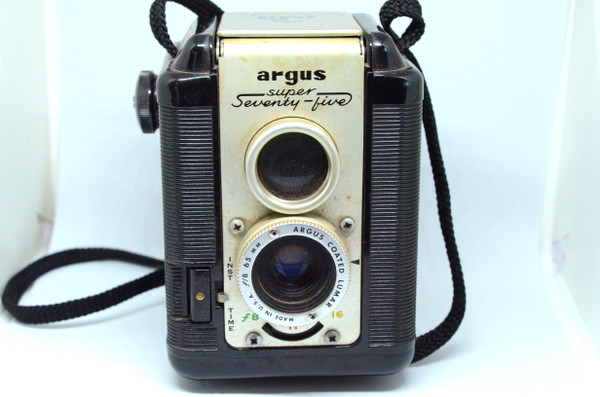 Pre-Owned - Argus Super Seventy Five TLR Film Camera