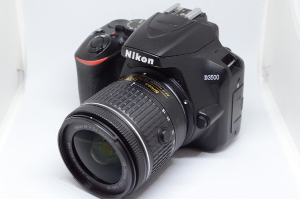 Pre-Owned - Nikon D3500 DSLR Camera with 18-55mm Lens (Black)