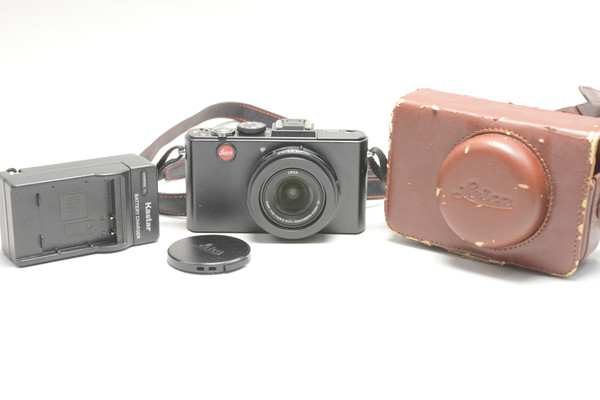 Pre-Owned - Leica - D-LUX 5 Digital Camera (Black) w/ case ( read description)